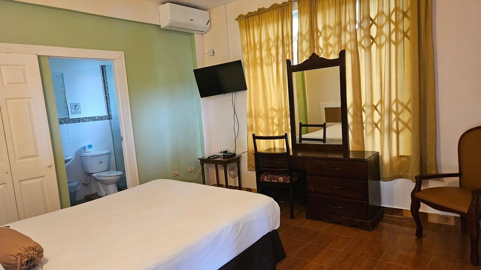 Palm Bay Guest House & Restaurant Montego Bay
