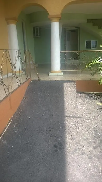 Palm Bay Guest House & Restaurant Montego Bay Giamaica
