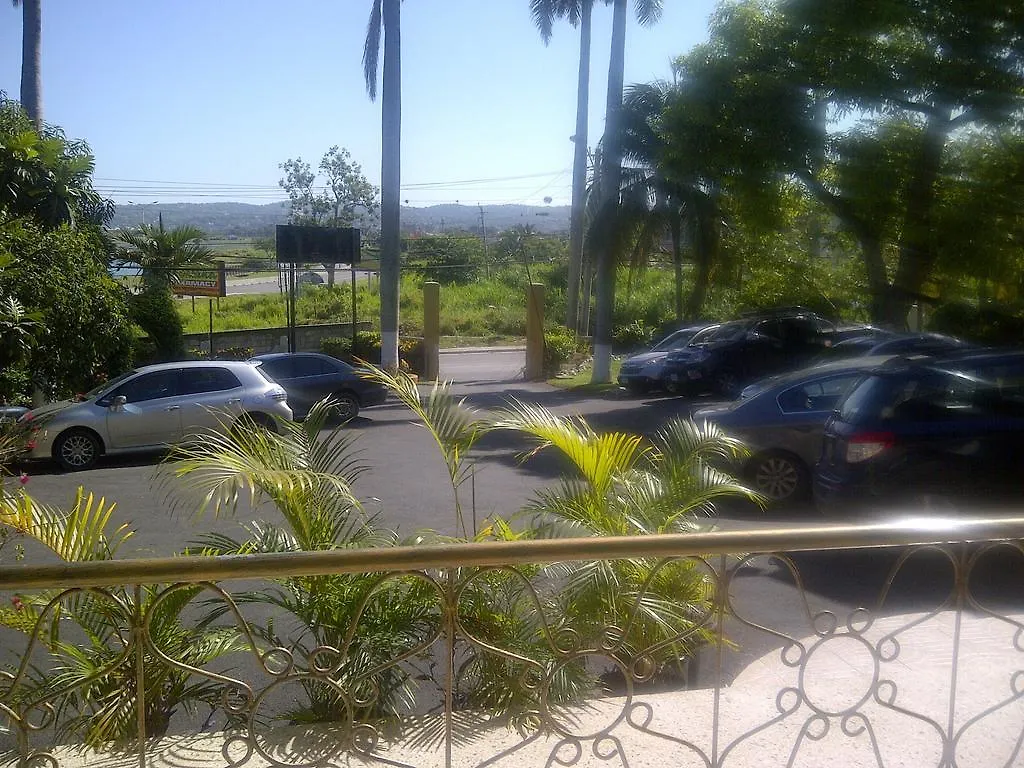 Palm Bay Guest House & Restaurant Montego Bay Giamaica