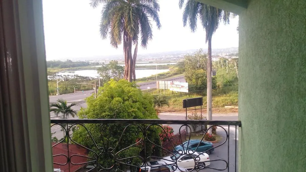 Palm Bay Guest House & Restaurant Montego Bay 0*,  Giamaica